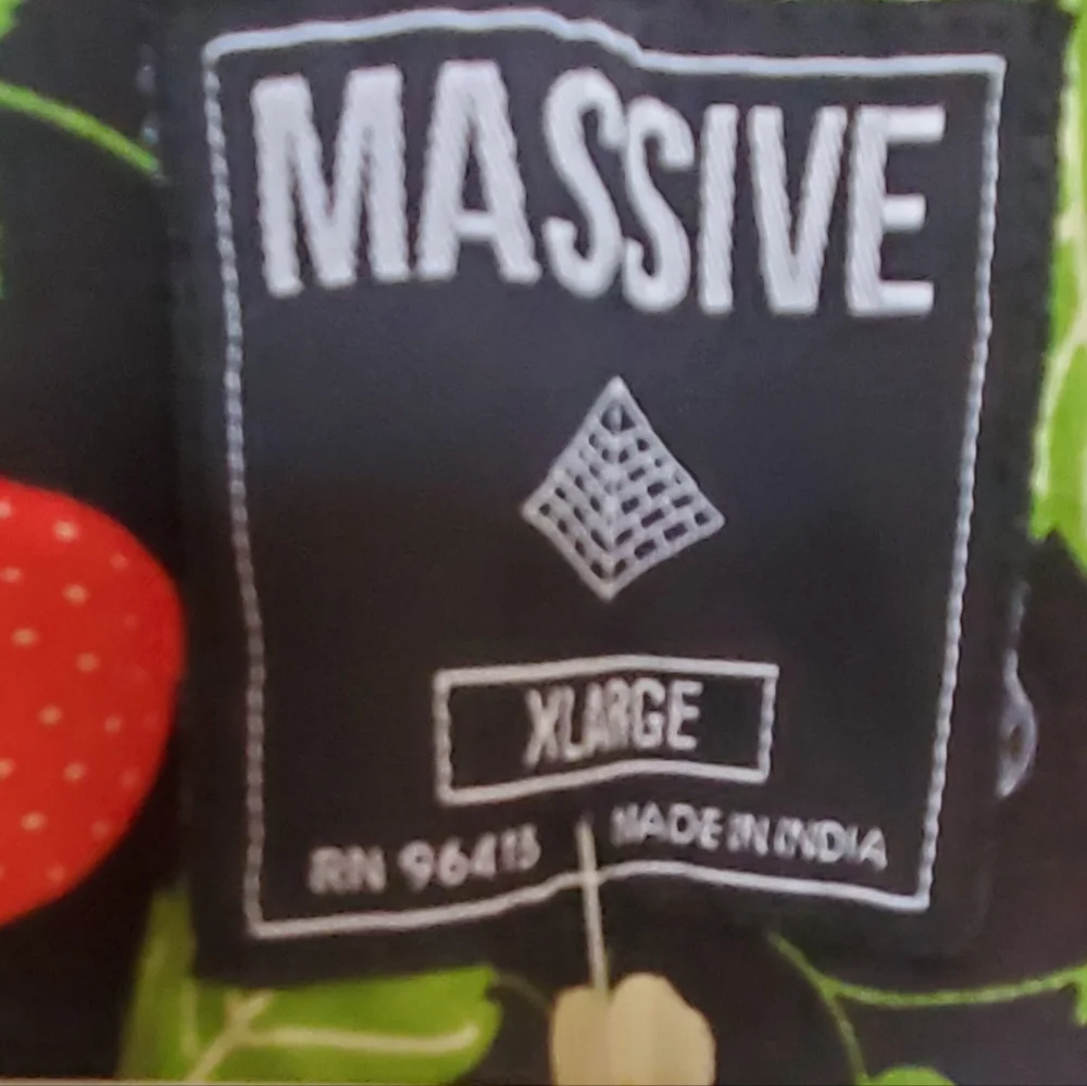 Massive Men's XL Black, Green And Red Strawberry Print Shirt, NWT - Picture 3 of 5